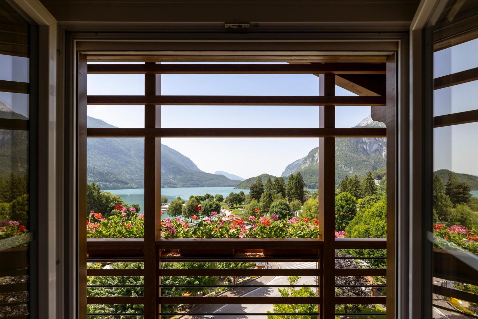 Hotel Lido - Slow & Natural Living Molveno Ngoại thất bức ảnh